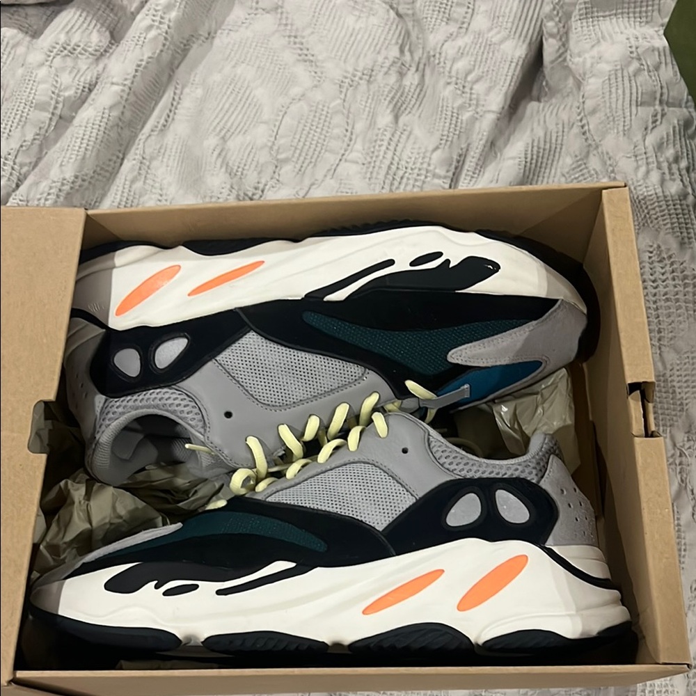 Adidas Yeezy Boost 700 Wave Runner